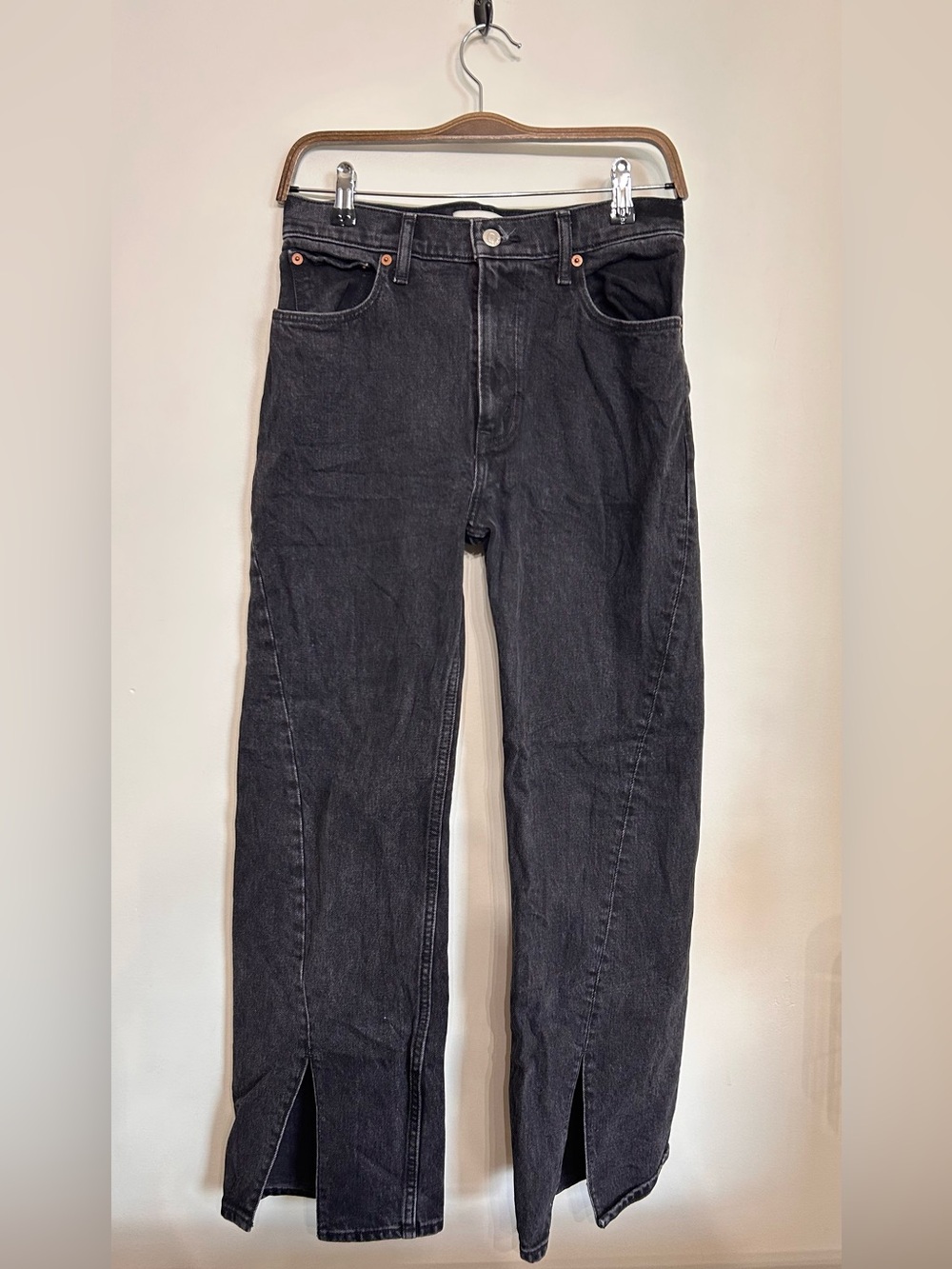 ABERCROMBIE & FITCH “THE 90’S RELAXED JEAN HIGH RISE” FRONT SLITS AT HEM